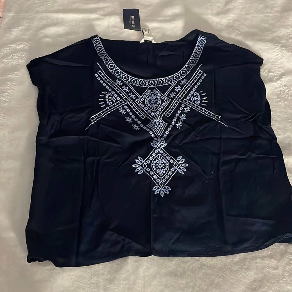 embroidered boxy crop top